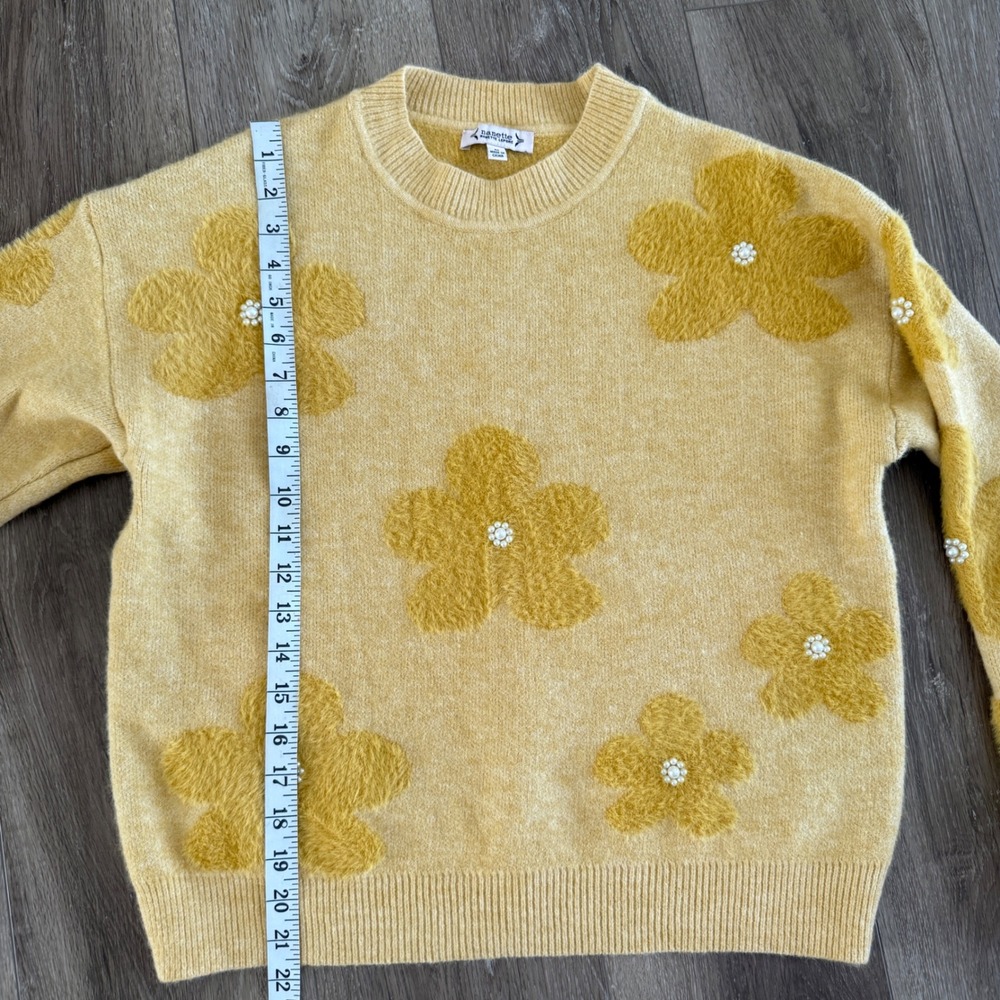 Nanette Lepore Floral Knit Crewneck Sweater Yellow Pearl Accent Medium - Picture 5 of 7